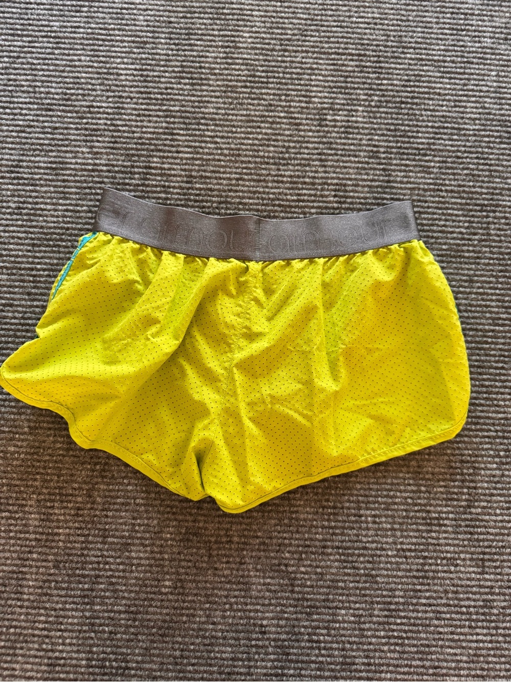 Lot of 2 Under Armour Women's Running shorts running, hiking Women's Medium - Picture 11 of 15